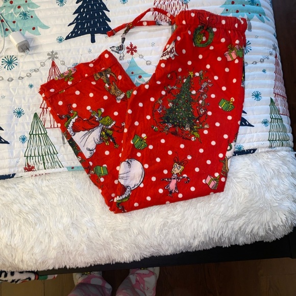Pottery Barn Teen Red Holiday Grinch Pajamas - Picture 9 of 13
